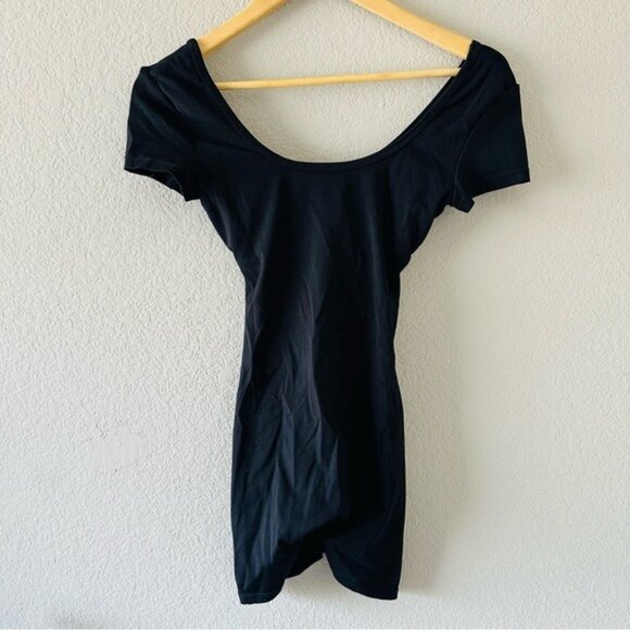 One-Piece Workout Jumpsuit S V Back Scrunch Yoga Romper Sleeveless - Picture 2 of 8